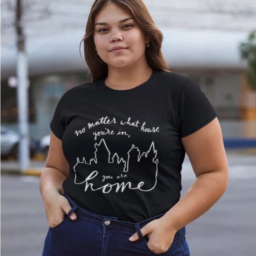 NEW Harry Potter Hogwarts Home Tee, Accio! Box Magic Delivered House Shirt Small